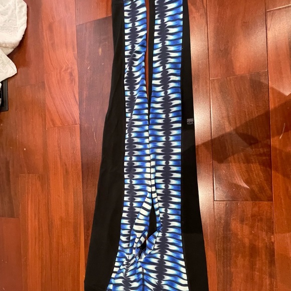 Victoria’s Secret Leggings - Picture 3 of 4